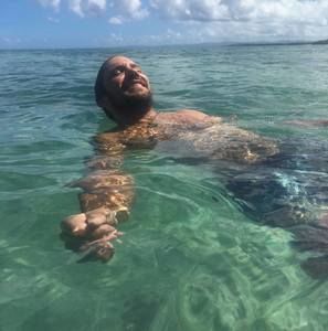 Meet your Posher, Simon